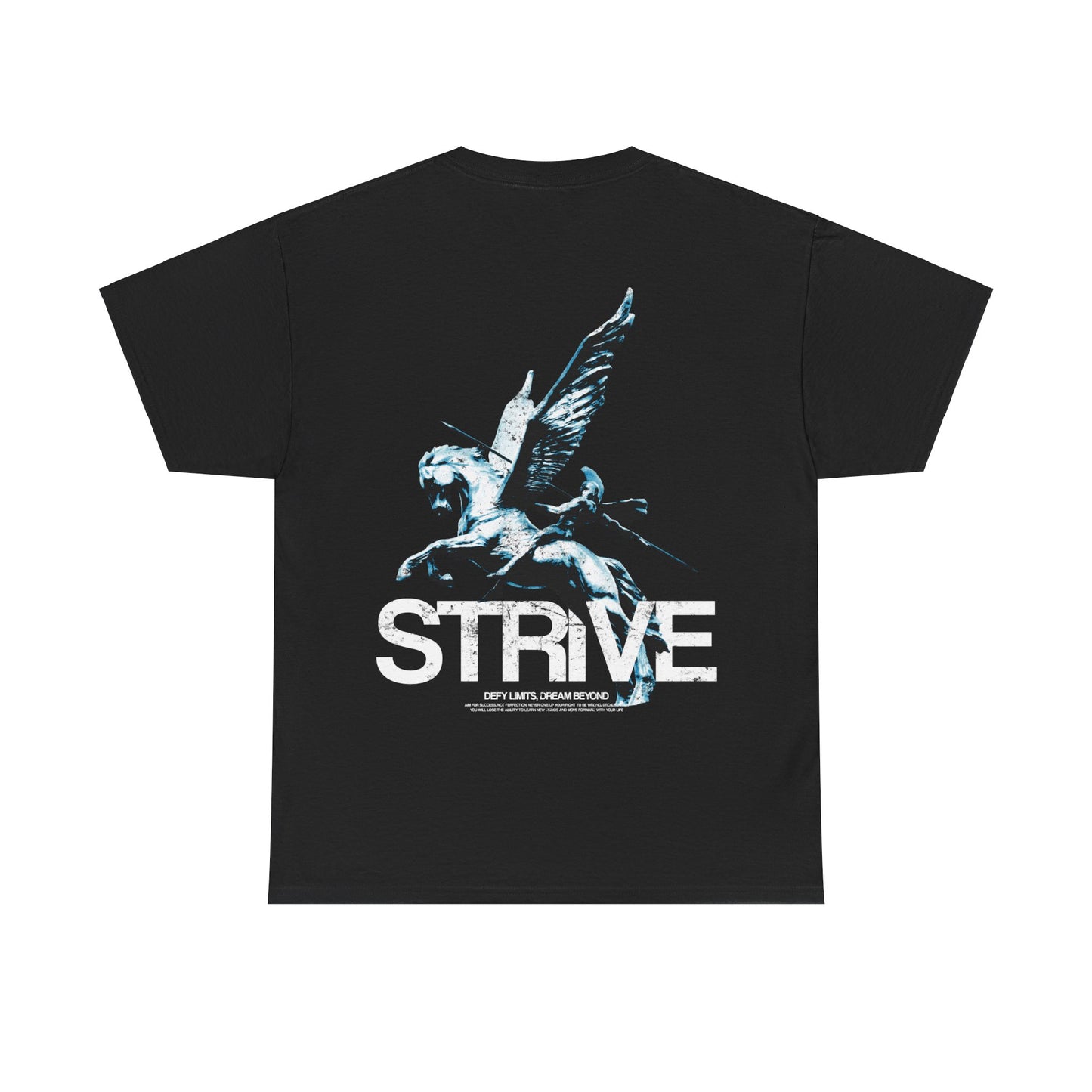 Strive Motivationsshirt – antiker Krieger auf geflügeltem Pferd mit dem Slogan 'Defy Limits, Dream Beyond'. Inspiriert zu Stärke, Durchhaltevermögen und dem Streben nach mehr. Ideal für Streetwear- und Fitnessfans, die ihre Grenzen überschreiten wollen