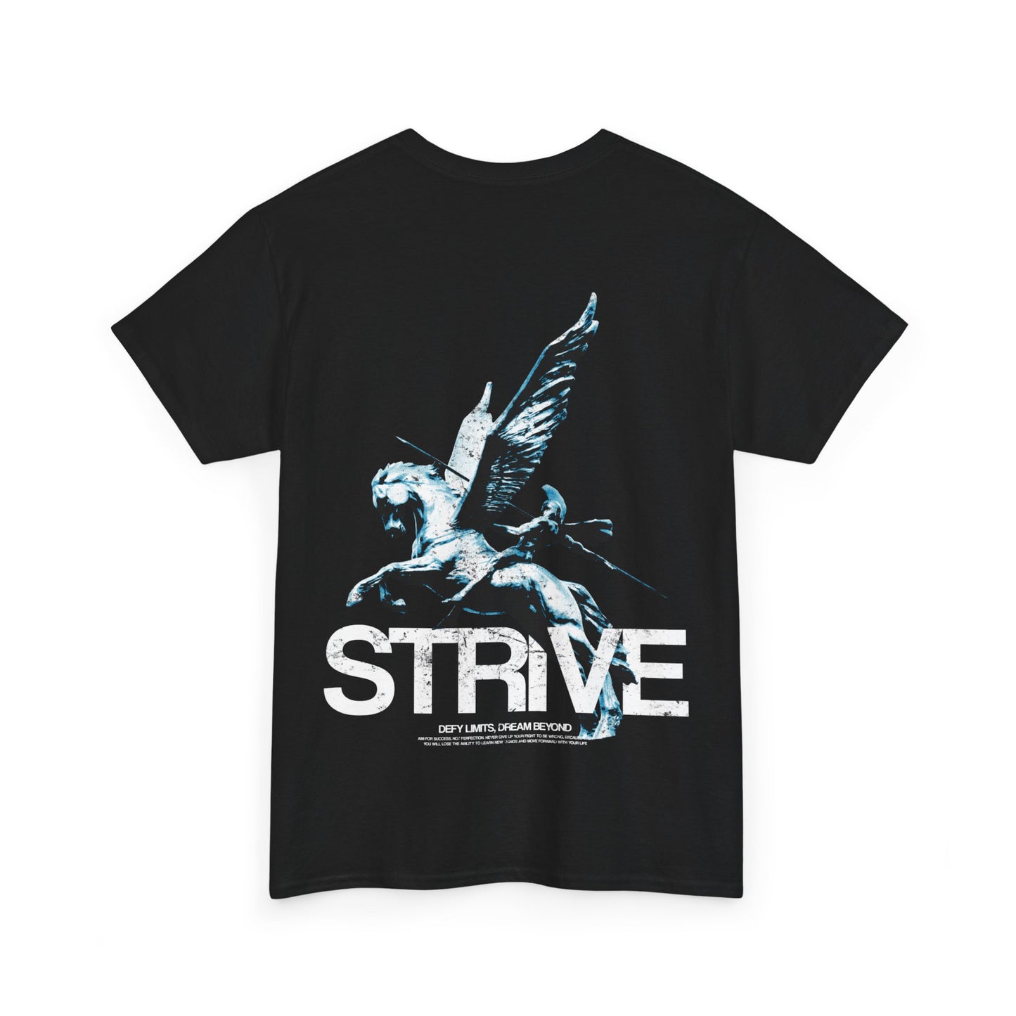 Strive Motivationsshirt – antiker Krieger auf geflügeltem Pferd mit dem Slogan 'Defy Limits, Dream Beyond'. Inspiriert zu Stärke, Durchhaltevermögen und dem Streben nach mehr. Ideal für Streetwear- und Fitnessfans, die ihre Grenzen überschreiten wollen