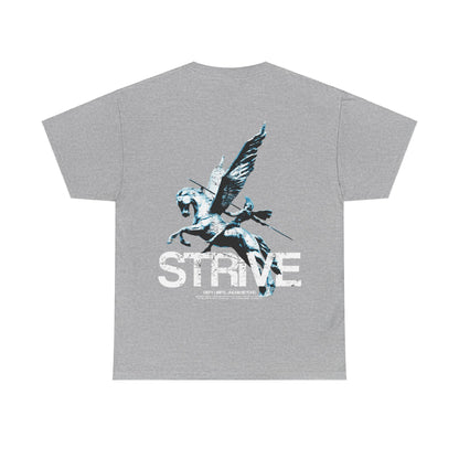 Strive Motivationsshirt – antiker Krieger auf geflügeltem Pferd mit dem Slogan 'Defy Limits, Dream Beyond'. Inspiriert zu Stärke, Durchhaltevermögen und dem Streben nach mehr. Ideal für Streetwear- und Fitnessfans, die ihre Grenzen überschreiten wollen
