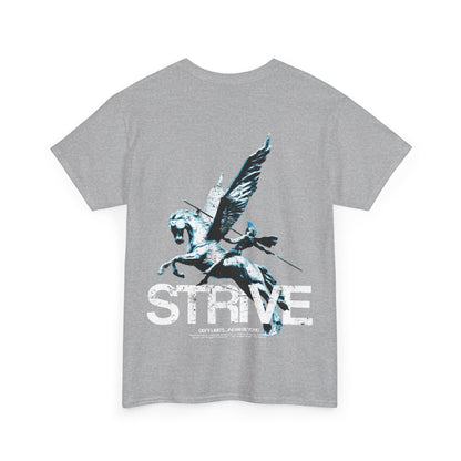 Strive Motivationsshirt – antiker Krieger auf geflügeltem Pferd mit dem Slogan 'Defy Limits, Dream Beyond'. Inspiriert zu Stärke, Durchhaltevermögen und dem Streben nach mehr. Ideal für Streetwear- und Fitnessfans, die ihre Grenzen überschreiten wollen